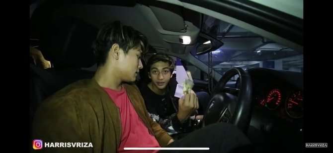 Mengintip Isi Mobil Mewah Rizky Billar, Kepoin Yuk!