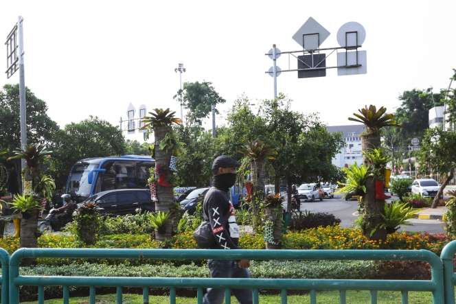 Potret Sepatu Boot Disulap Jadi Pot Taman di Kota Tua, Keren!