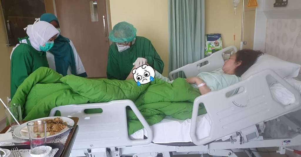 Potret Kesetiaan Ferry Irawan Rawat Istri Kena Stroke, Salut!