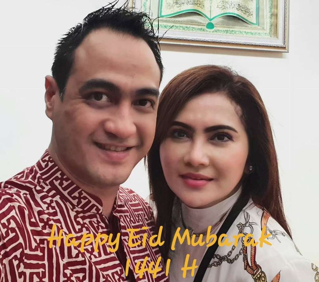Potret Kesetiaan Ferry Irawan Rawat Istri Kena Stroke, Salut!