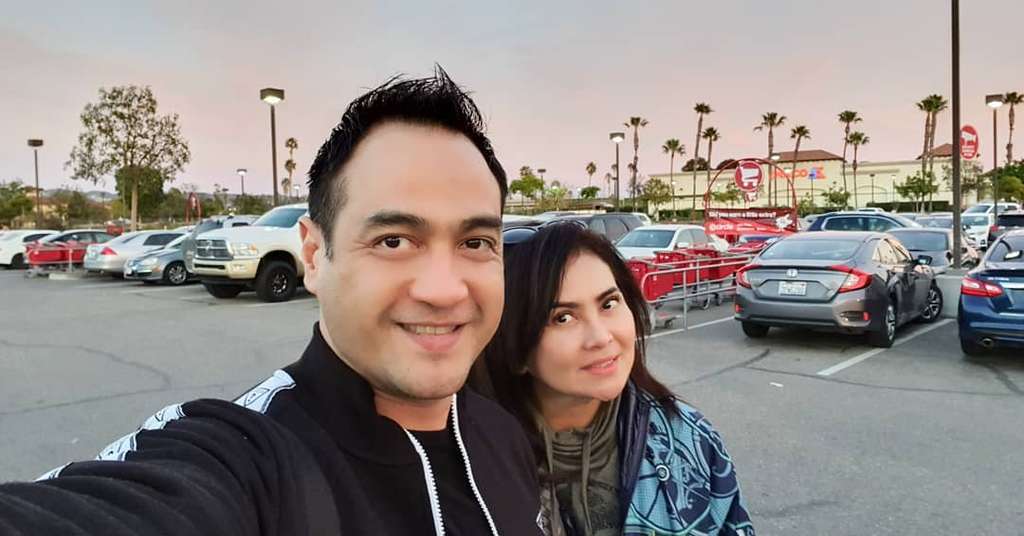 Potret Kesetiaan Ferry Irawan Rawat Istri Kena Stroke, Salut!