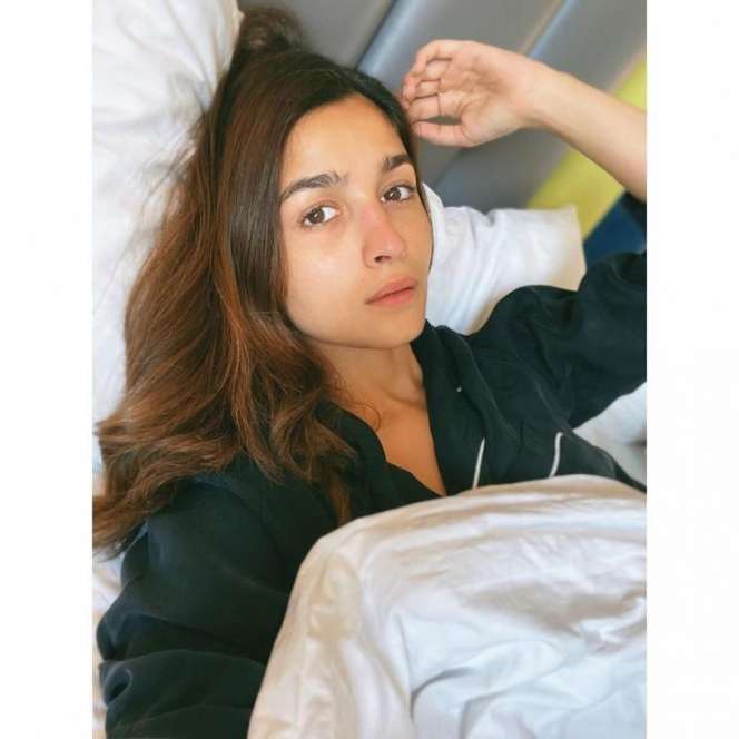 Potret Wajah Baru Bangun Tidur 5 Seleb Bollywood, Kepoin Yuk!