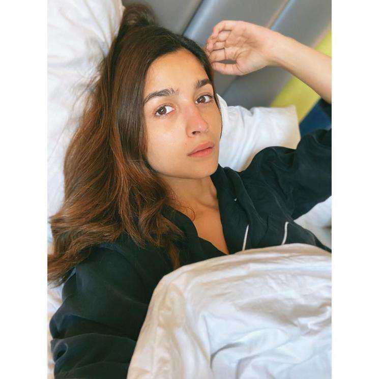Potret Wajah Baru Bangun Tidur 5 Seleb Bollywood, Kepoin Yuk!