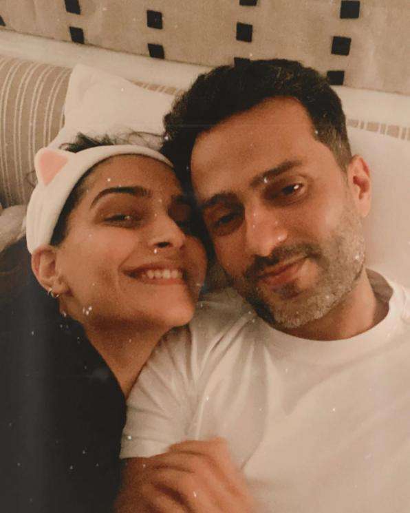 Potret Wajah Baru Bangun Tidur 5 Seleb Bollywood, Kepoin Yuk!