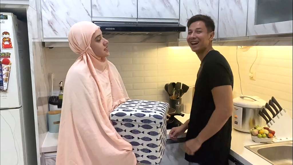 Momen Haru Fairuz A. Rafiq Umumkan Kehamilan yang Ketiga