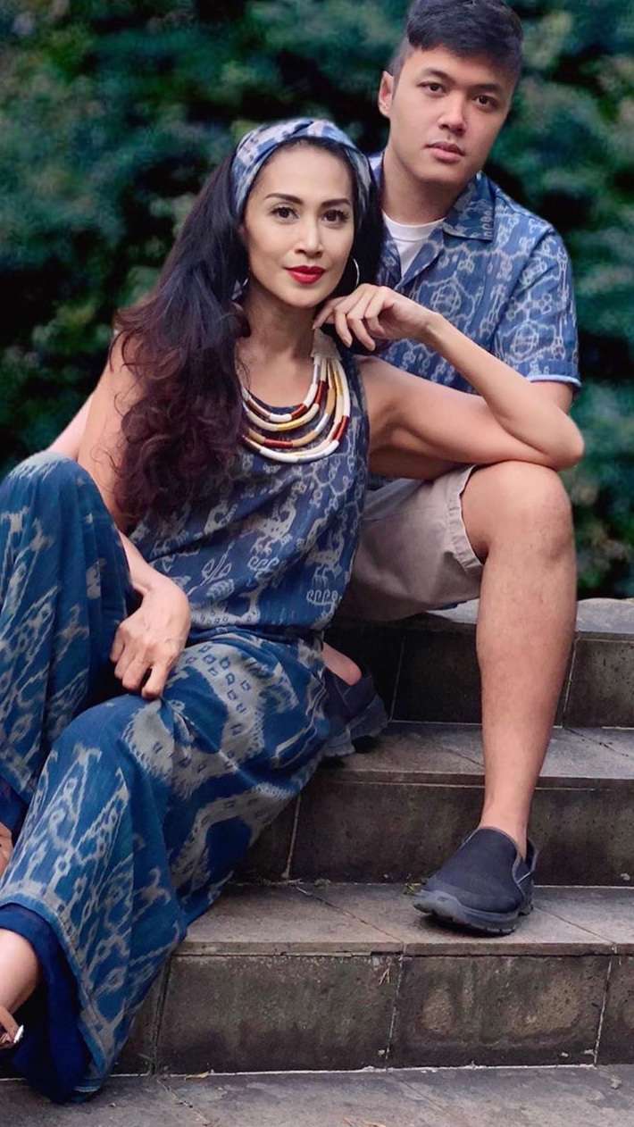 Potret Diah Permatasari dan Kedua Anaknya, Mom & Son Goals!
