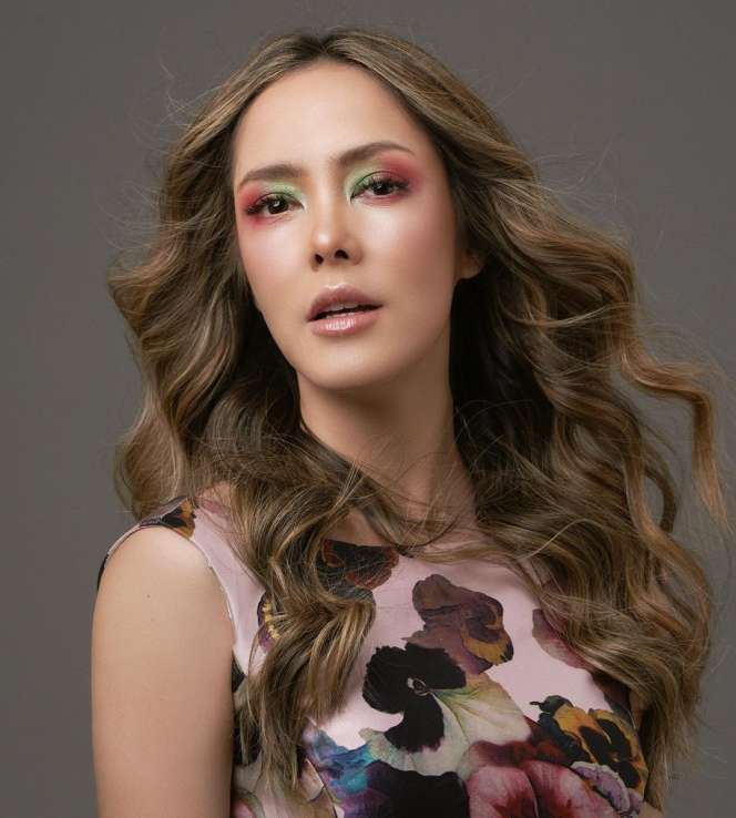 Potret Cantik Cathy Sharon, Parasnya Bak Bidadari