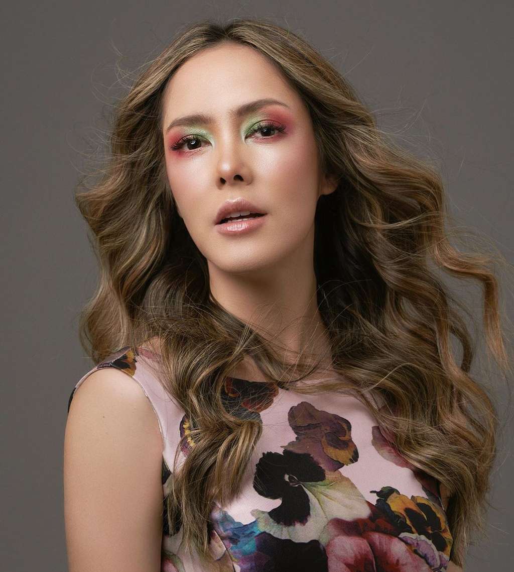 Potret Cantik Cathy Sharon, Parasnya Bak Bidadari