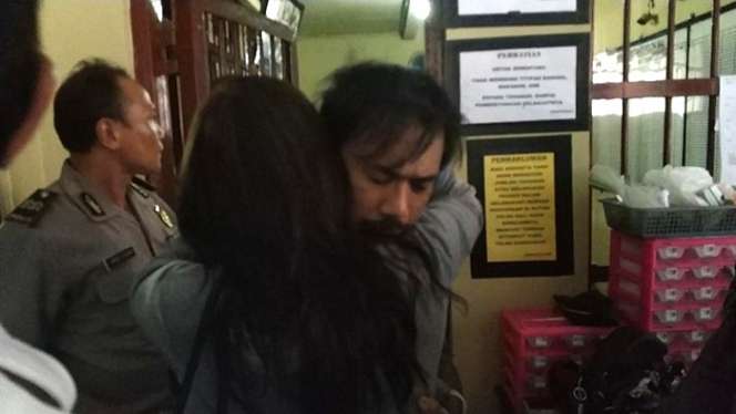 Momen Kesetiaan Nora Alexandra Temani Jerinx, Couple Goals!