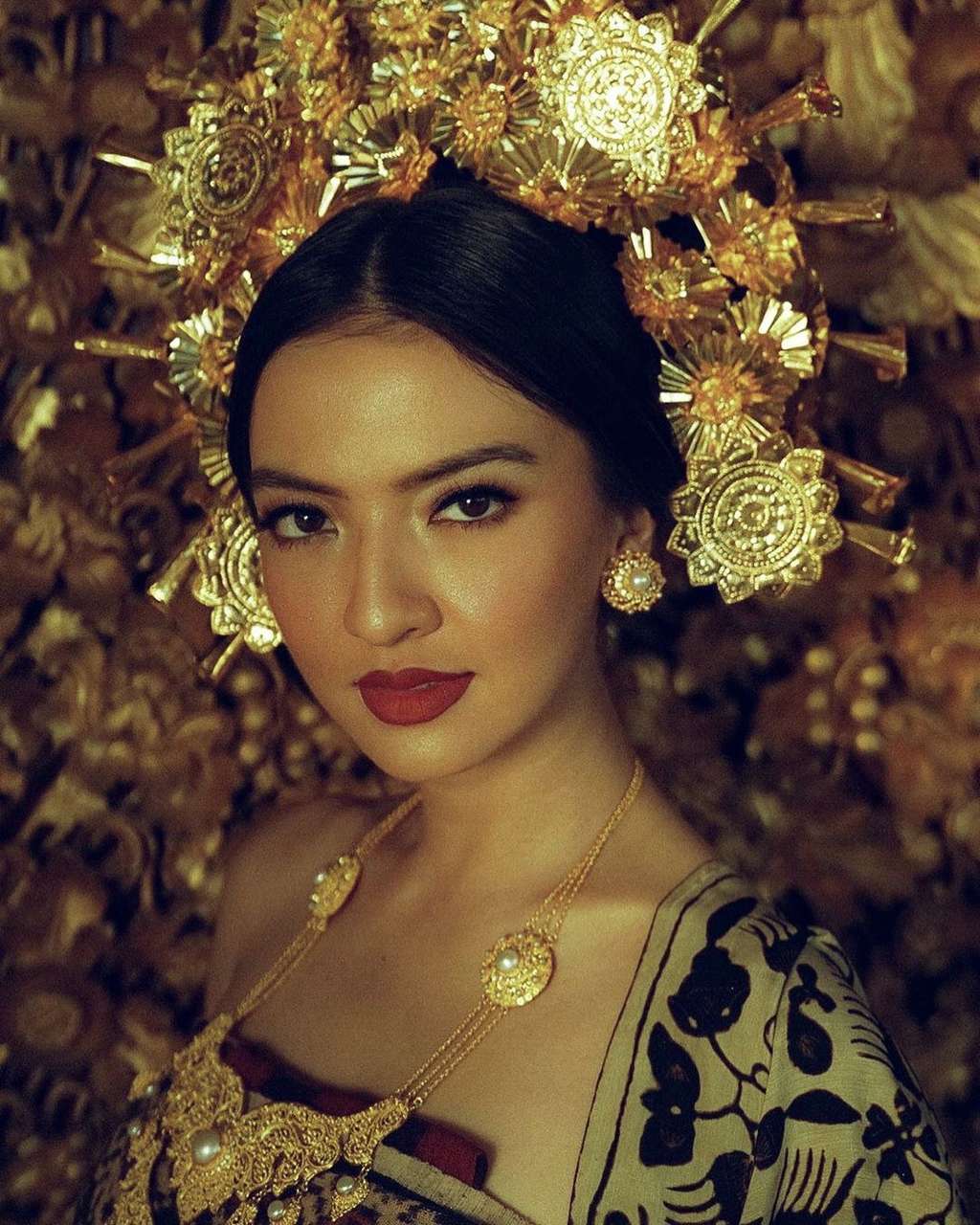 Cantik Gak Ketulungan, Pesona Raline Shah Pakai Baju Adat Bali