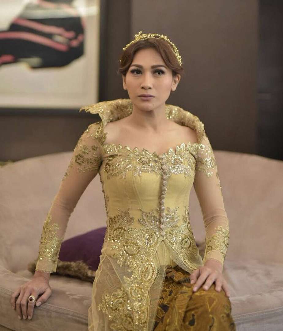 5 Potret Tata Janeeta dalam Balutan Kebaya, Fix Cantik Banget!