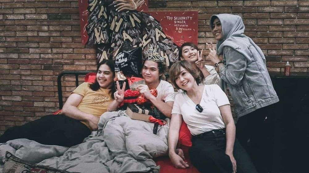 6 Momen Ulang Tahun Dul Jaelani, Sst.. Ada Amanda Caesa Lho