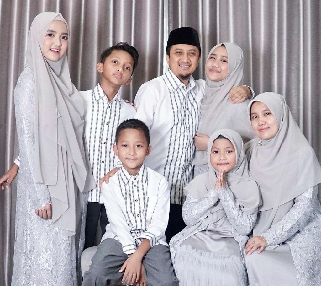 Sweet Banget, 5 Momen Kedekatan Yusuf Mansur & Wirda Mansur
