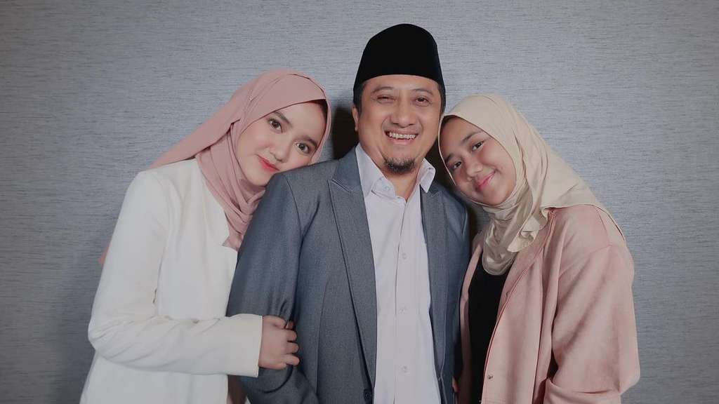 Sweet Banget, 5 Momen Kedekatan Yusuf Mansur & Wirda Mansur