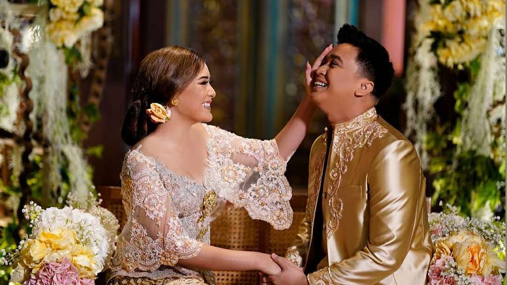 Potret Billy & Amanda Manopo Pakai Baju Pengantin, Heboh!