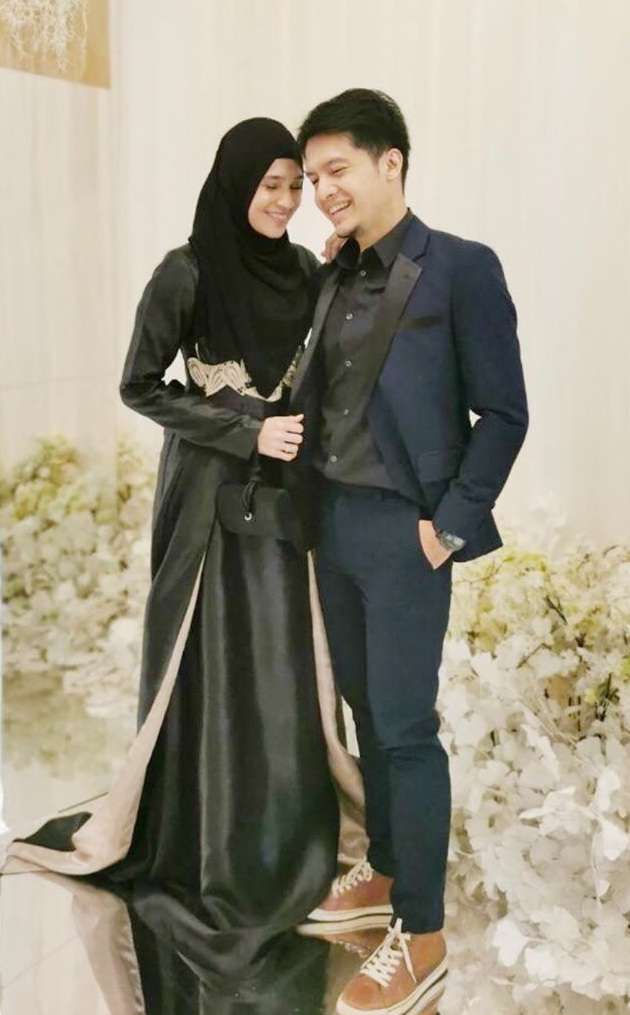 Menikah Lebih 10 Tahun, 5 Pasangan Seleb Ini Tetap Harmonis