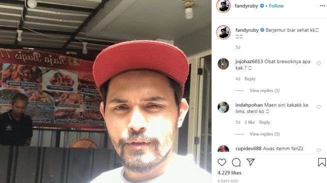 Sepi Job, Ini Potret Selebriti yang Rela Kerja Serabutan