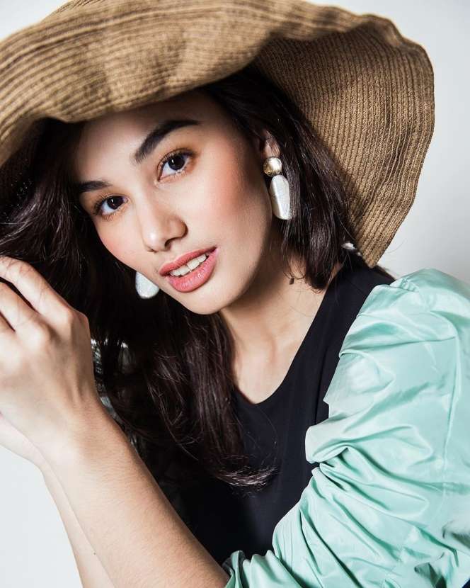 5 Gaya Pemotretan Mentari De Marelle, Pesonanya Bikin Cinta!