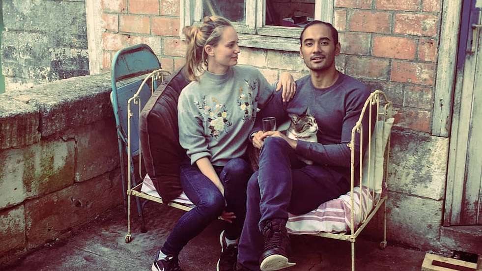 5 Artis Tampan yang Nikahi Cewek Bule, Jodoh Lintas Negara