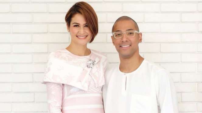 5 Artis Tampan yang Nikahi Cewek Bule, Jodoh Lintas Negara