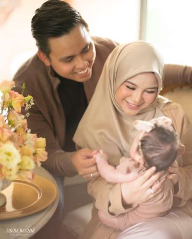 5 Seleb yang Enggan Tunjukan Wajah Anak ke Publik, Privasi!