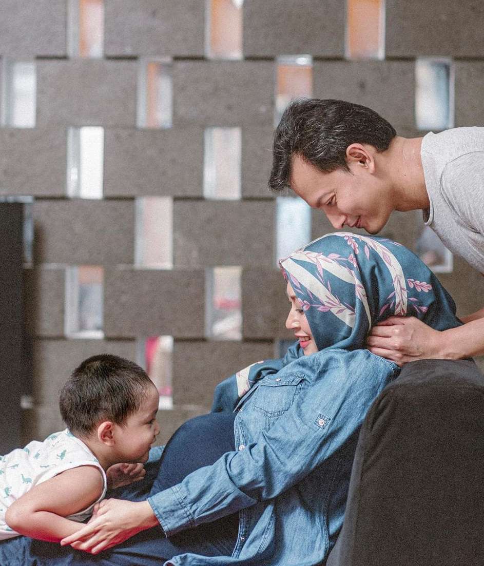 Potret Baby Bump Kehamilan Kedua Istri Fed Nuril, Romantis
