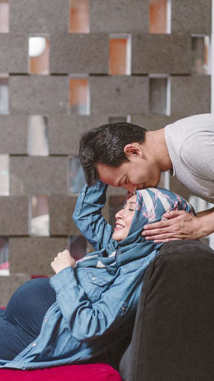 Potret Baby Bump Kehamilan Kedua Istri Fed Nuril, Romantis