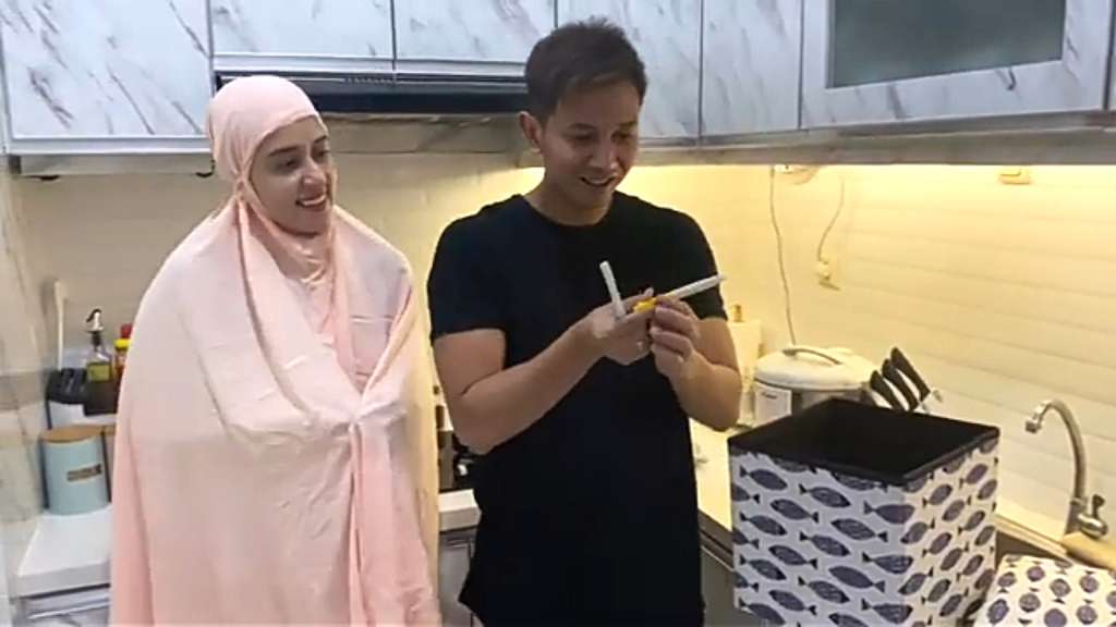 Potret Pilu Wajah Terpukul Fairuz A Rafiq Usai Keguguran