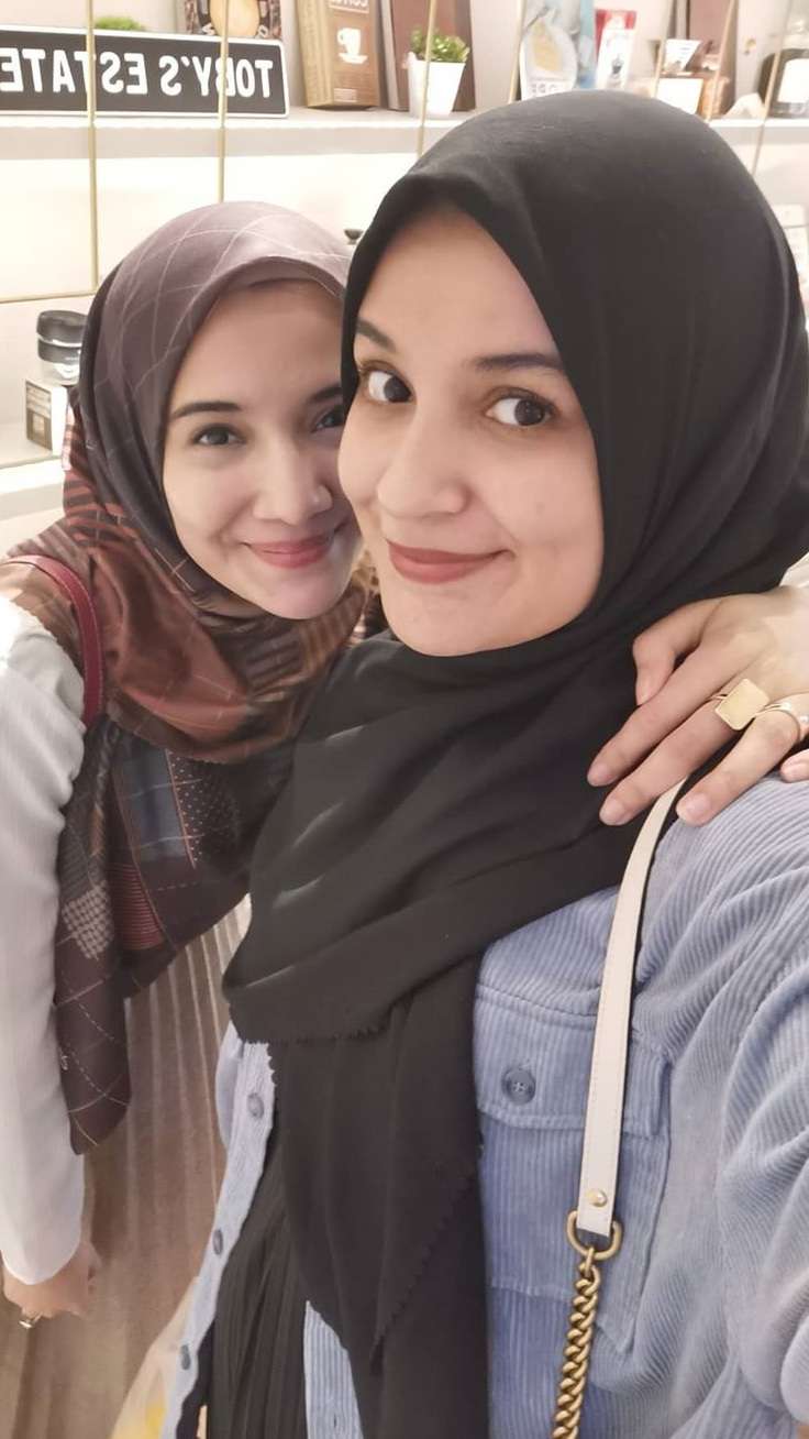 Potret Bahagia Zaskia Sungkar Umumkan Kehamilan Pertama
