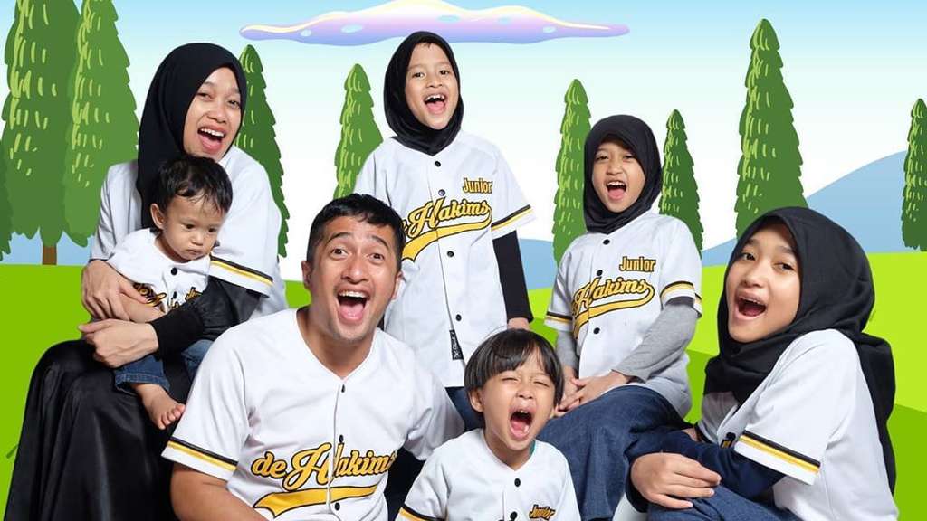 5 Seleb Indonesia yang Dikaruniai Anak Kembar, Gemas Abis!
