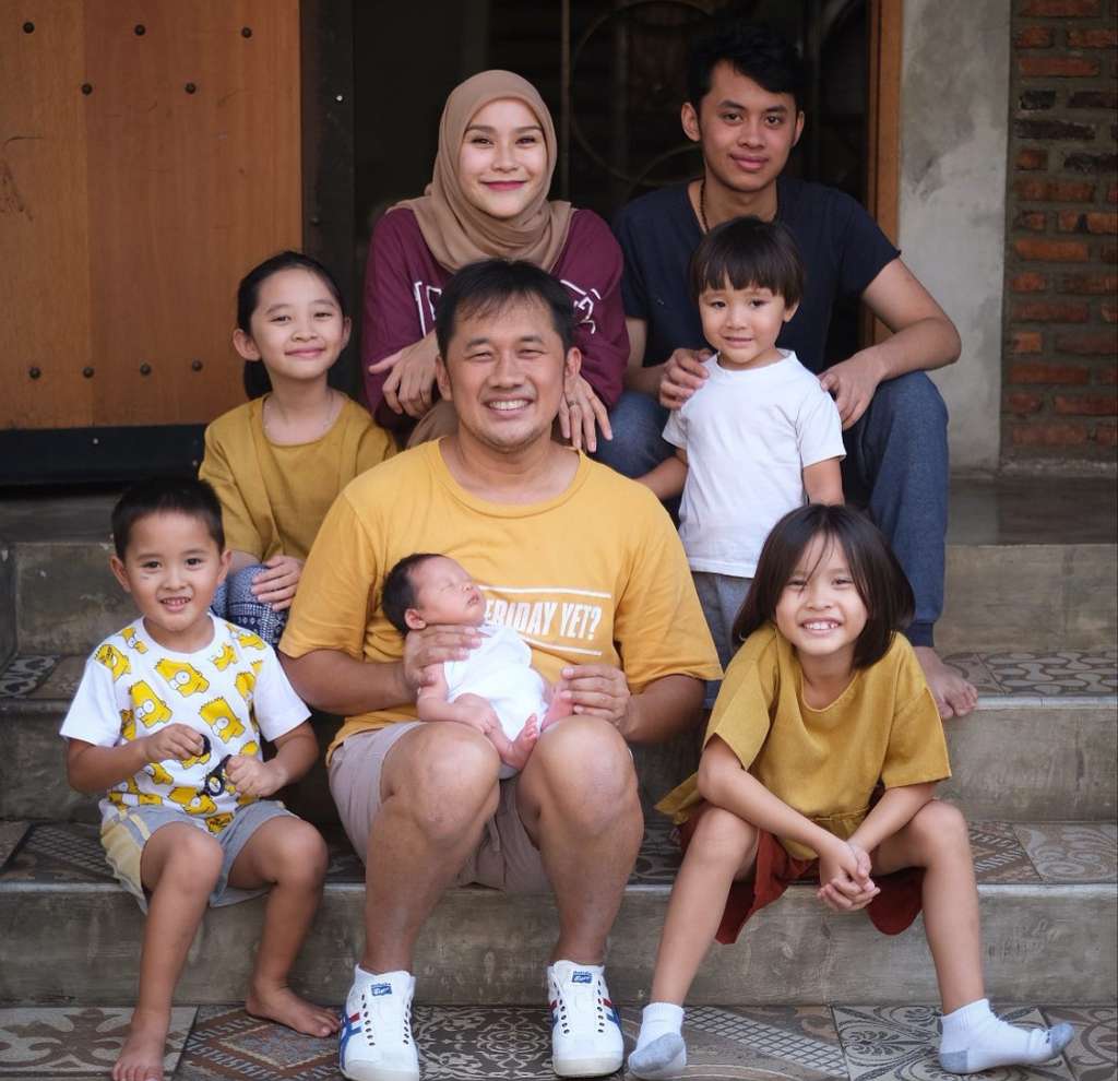 Potret Bahagia Zaskia Mecca Dapat Kado Terindah di Ultah Ke-33