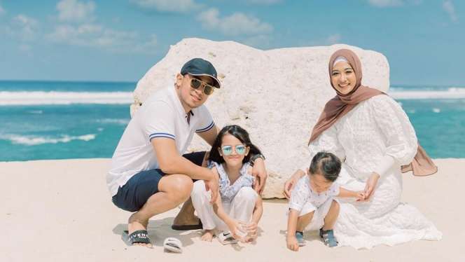 Momen Seru Liburan Poppy Bunga & Keluarga di Bali, Bikin Iri!