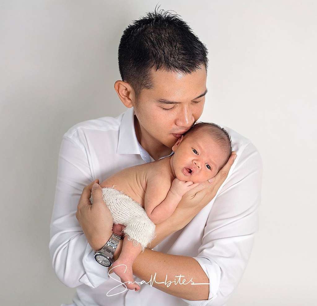 Gemasnya Gaya Putra Citra Kirana & Rezky di Photoshoot Newborn