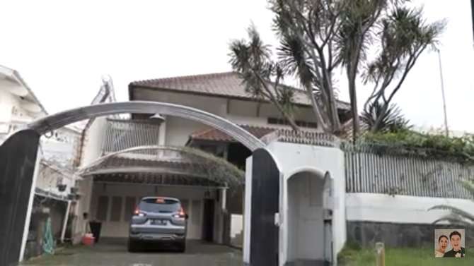 Jadi Warga Pondok Indah, Intip 6 Potret Rumah Mewah Baim Wong