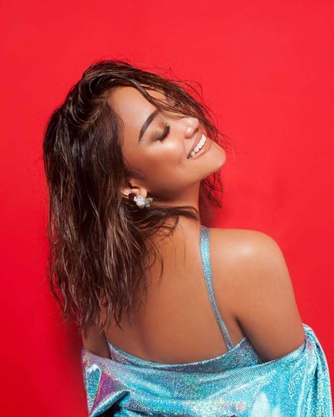 5 Potret Seleb Indonesia Berkulit Eksotis, Cantik Memesona!