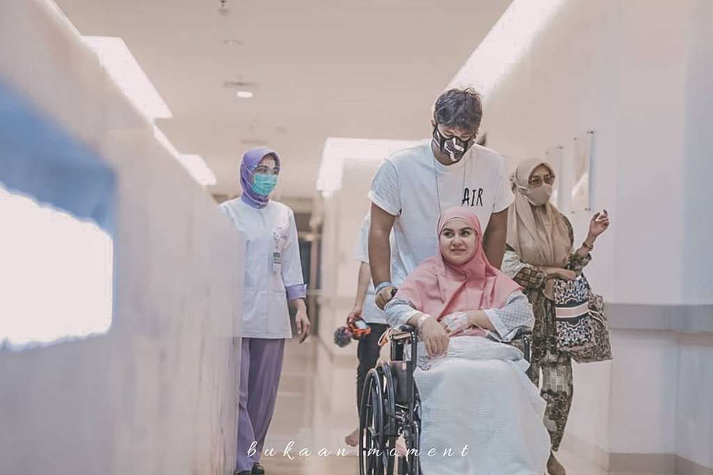 8 Potret Momen Haru Persalinan Irish Bella, Penuh Air Mata