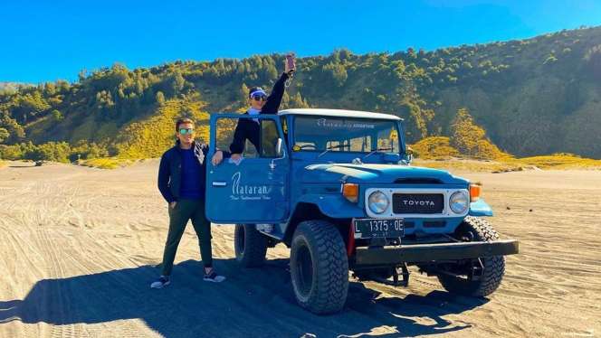 Mengintip Serunya Liburan Syahrini dan Reino Barack di Bromo