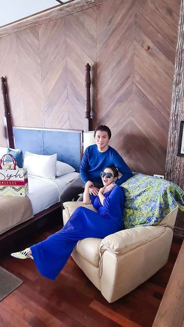Mengintip Serunya Liburan Syahrini dan Reino Barack di Bromo