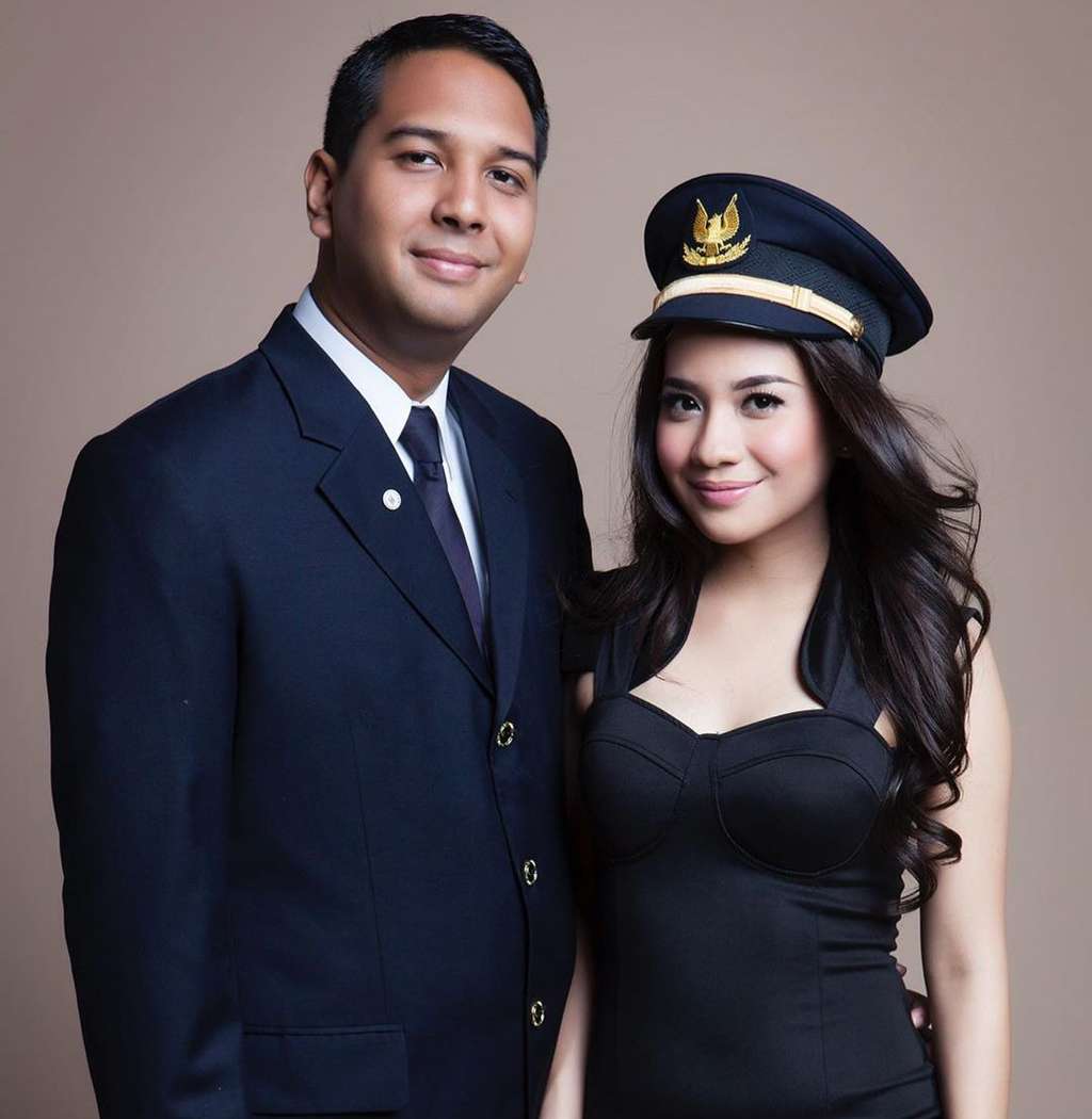 Deretan Potret Bahagia 5 Seleb yang Menikah dengan Pilot