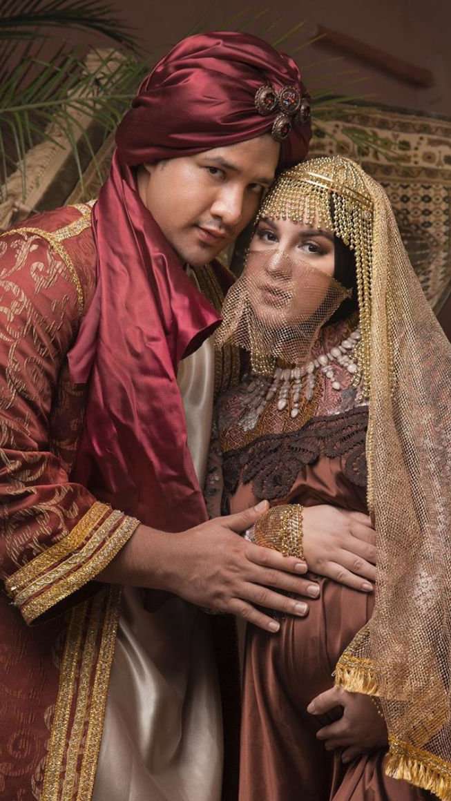 Inspirasi Potret Maternity Tertutup ala 5 Seleb Cantik