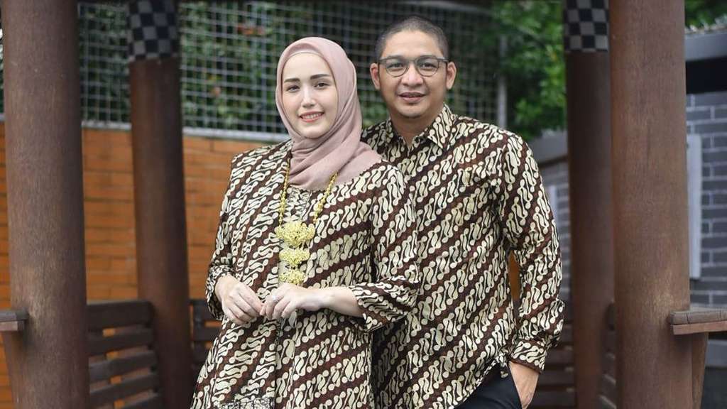 Ketemu Jodoh di Pesawat, 5 Seleb Pria Ini Nikahi Pramugari