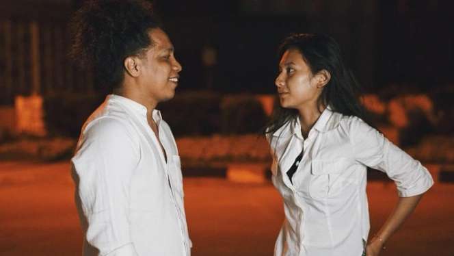 Sempat Tak Direstui, 5 Momen Mesra Arie & Indah Permatasari