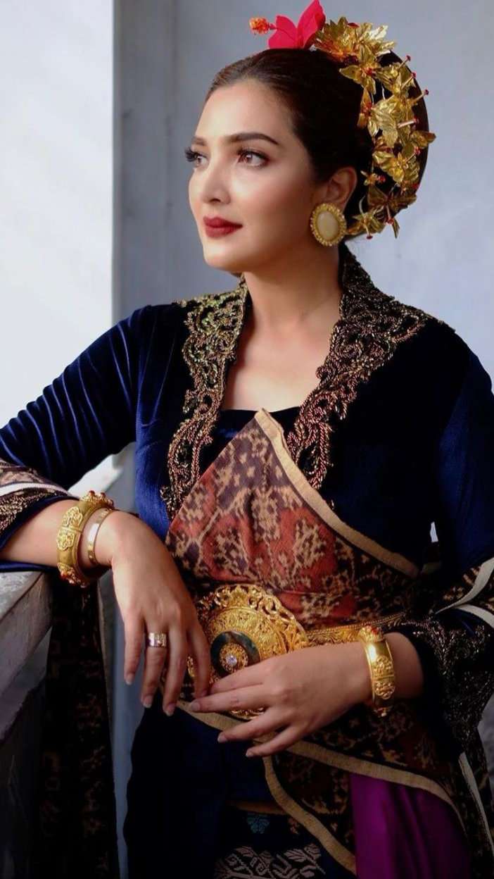 Potret Cantiknya 5 Seleb Pakai Sanggul, Bak Putri Keraton!