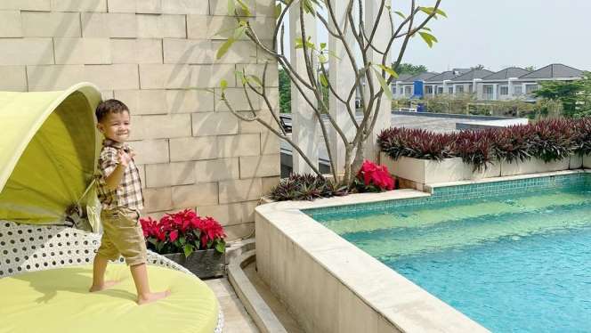 5 Potret Kamar Anak Titi Kamal Bertema Luar Angkasa, Keren!