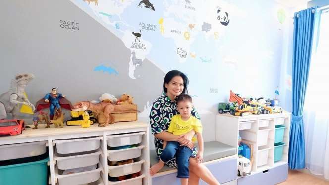 5 Potret Kamar Anak Titi Kamal Bertema Luar Angkasa, Keren!