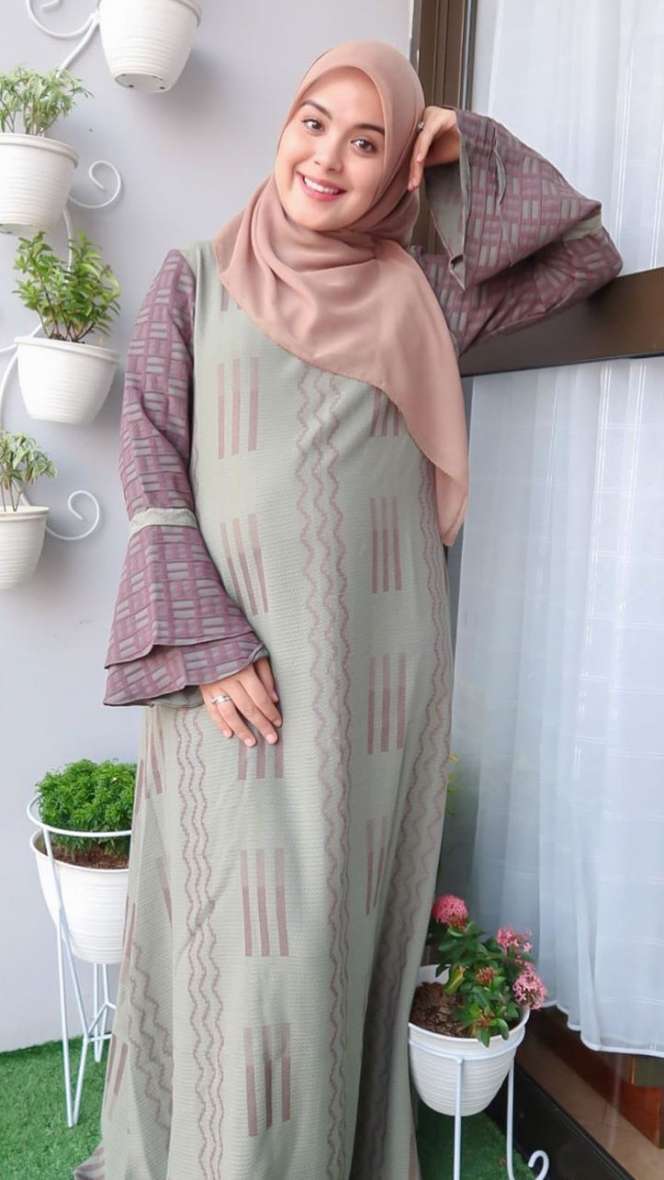 5 Potret Cantiknya Vebby Palwinta Saat Tunjukkan Baby Bump