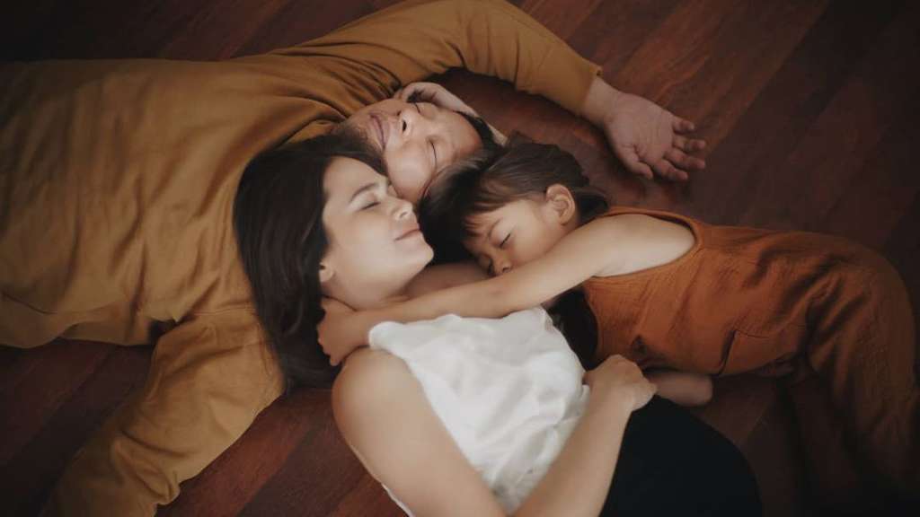 5 Potret Maternity Sabai Morscheck, Konsepnya Seru Banget!