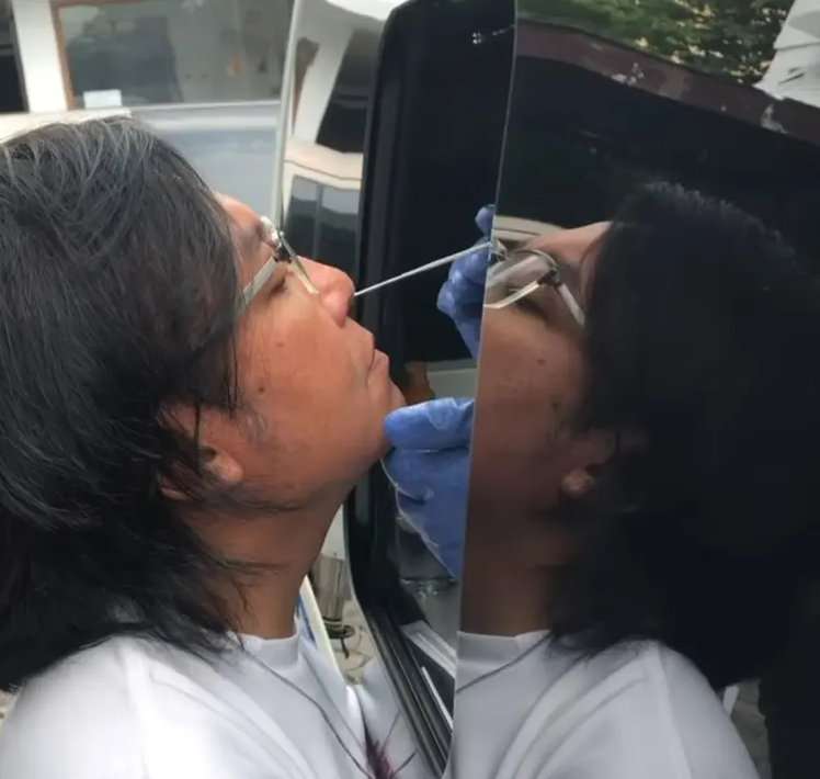 Potret Ekspresi 5 Seleb Jalani Swab Test Covid-19, Bikin Ngilu