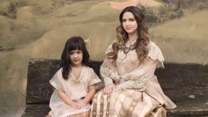 Potret Mikhayla Putri Nia Ramadhani, Cantiknya Mirip Sang ibu