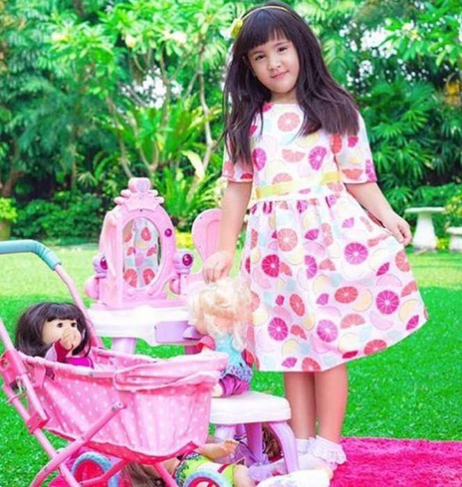 Potret Mikhayla Putri Nia Ramadhani, Cantiknya Mirip Sang ibu